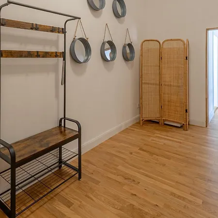 Lit Living - Luxury Penthouse - Box Spring * Вайнхайм