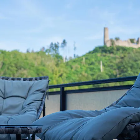 Lit Living - Luxury Penthouse - Box Spring Вайнхайм