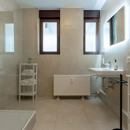 Apartment Lit Living - Luxury Penthouse - Box Spring *